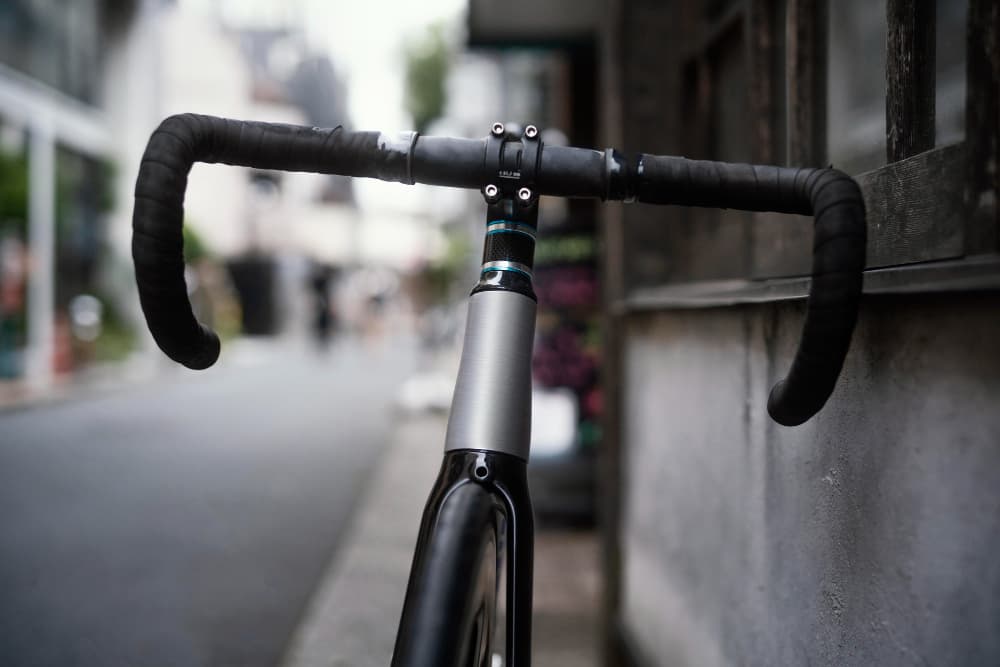 Vélo abri vélo fermé extérieur
